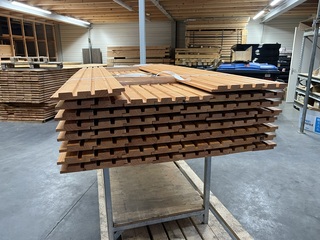 Ca. 61x Douglas tone dubbel rhombus